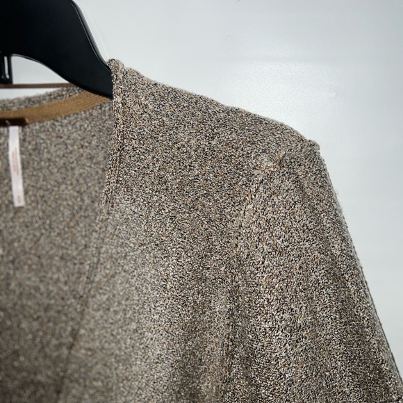 Free People Sweater Women’s Small Gold Plunging V-Neck Blended Fabric NWT - Picture 7 of 15